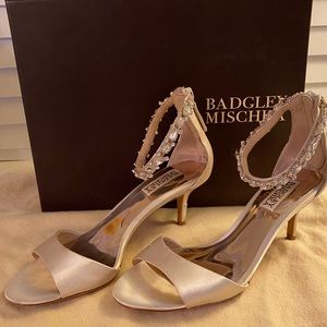 SOLD Badgley Mischka Womens Geranium Heeled Sandal